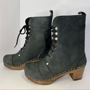 Sandgrens black lace up clog boots size 8.5 (39)